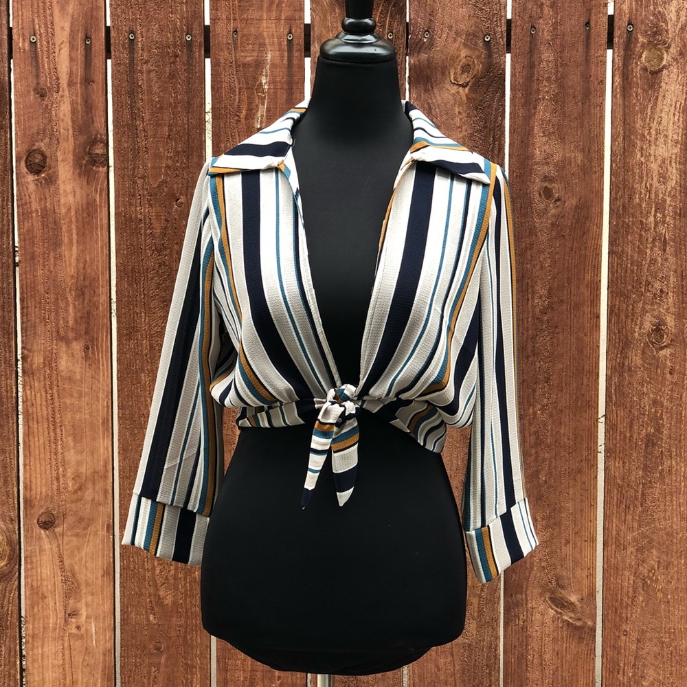 Ruti crop top 😍 - Picture 2 of 3